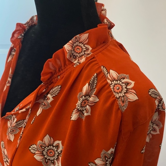 Flowered Boho Top w volume sleeves - Picture 13 of 15